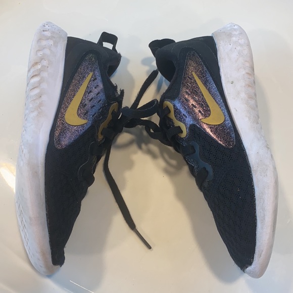 NIKE Legend Young Girls Sz.11-Used Good Condition - Picture 4 of 5